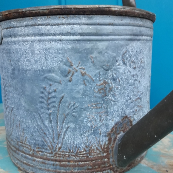LARGE Vintage Watering Can Rustic Metal Pitcher - Picture 14 of 15